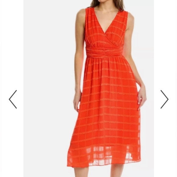 Nanette Lepore Dresses & Skirts - Host Pick 💕 Nanette Lepore size 8 Calypso Red V neck knee length dress.